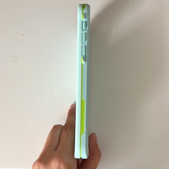 Lifeproof case - Picture 3 of 3